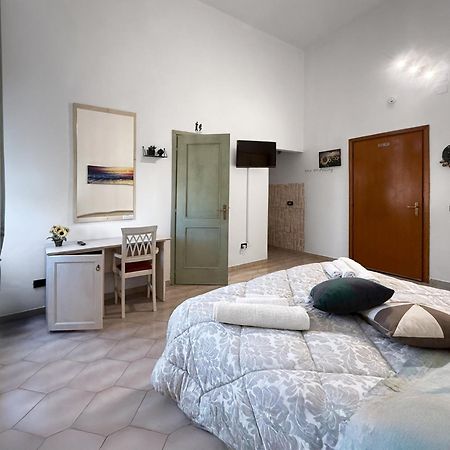 Bed And Breakfast Station Brindisi Bagian luar foto