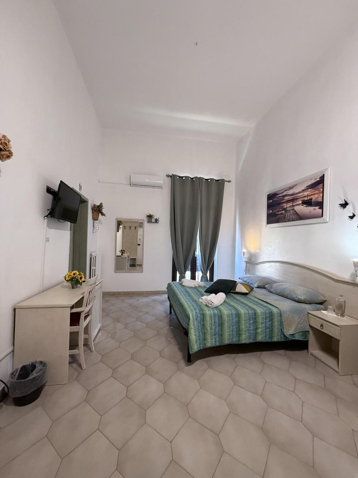 Bed And Breakfast Station Brindisi Bagian luar foto
